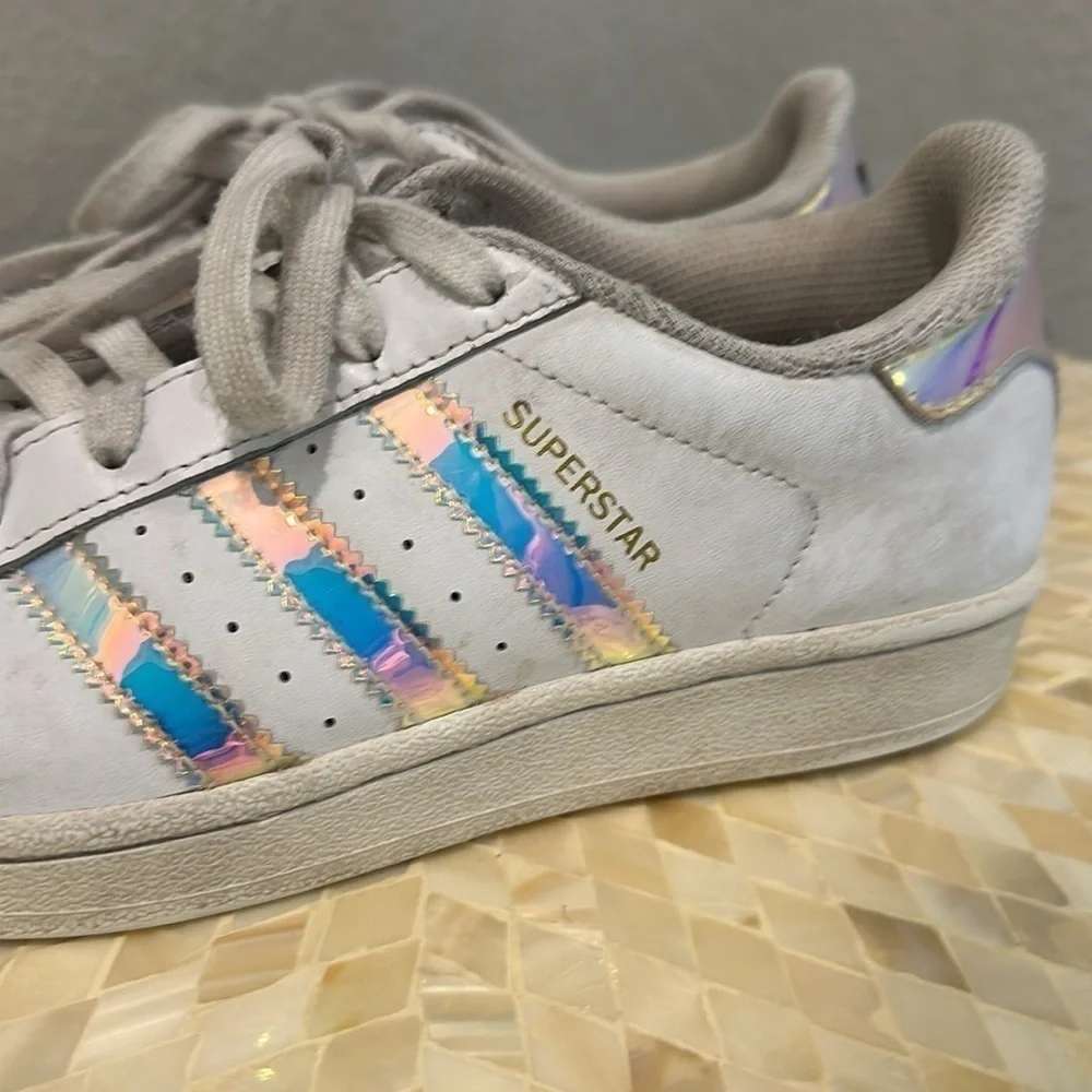 Adidas superstar sneakers girls size 4.5